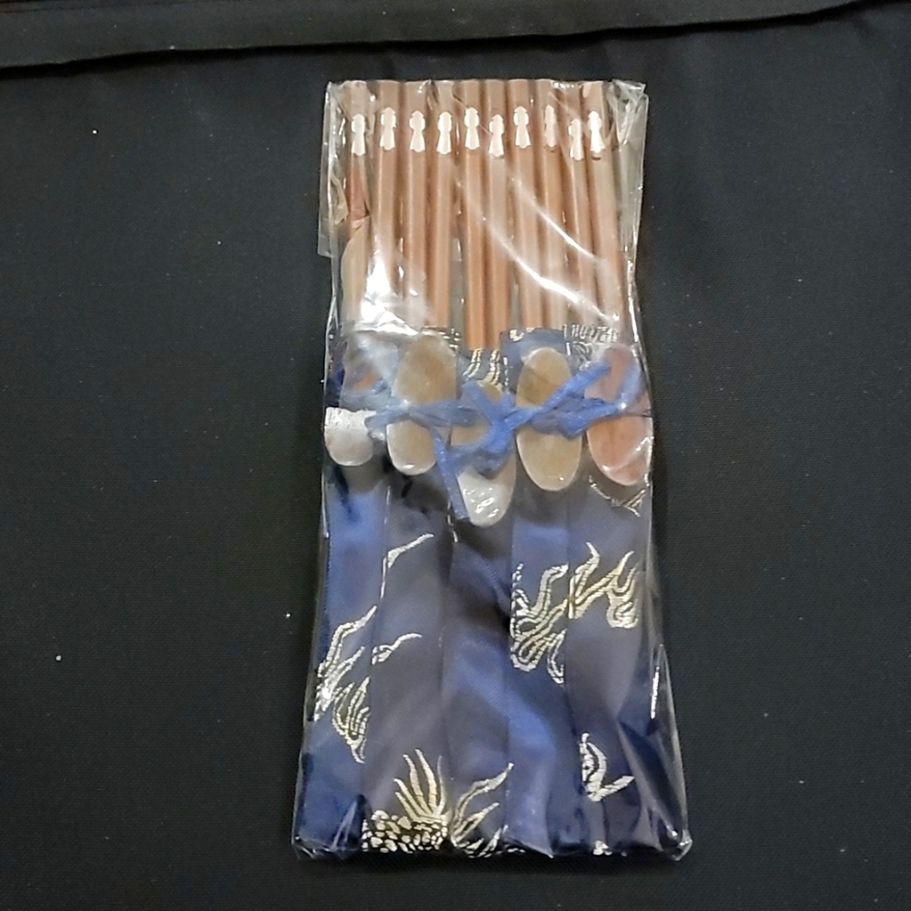 Set of 5 pairs of chopsticks with stands